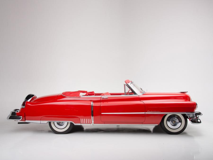  Cadillac Series 62 Convertible 1951 года  (фото 12 из 21)